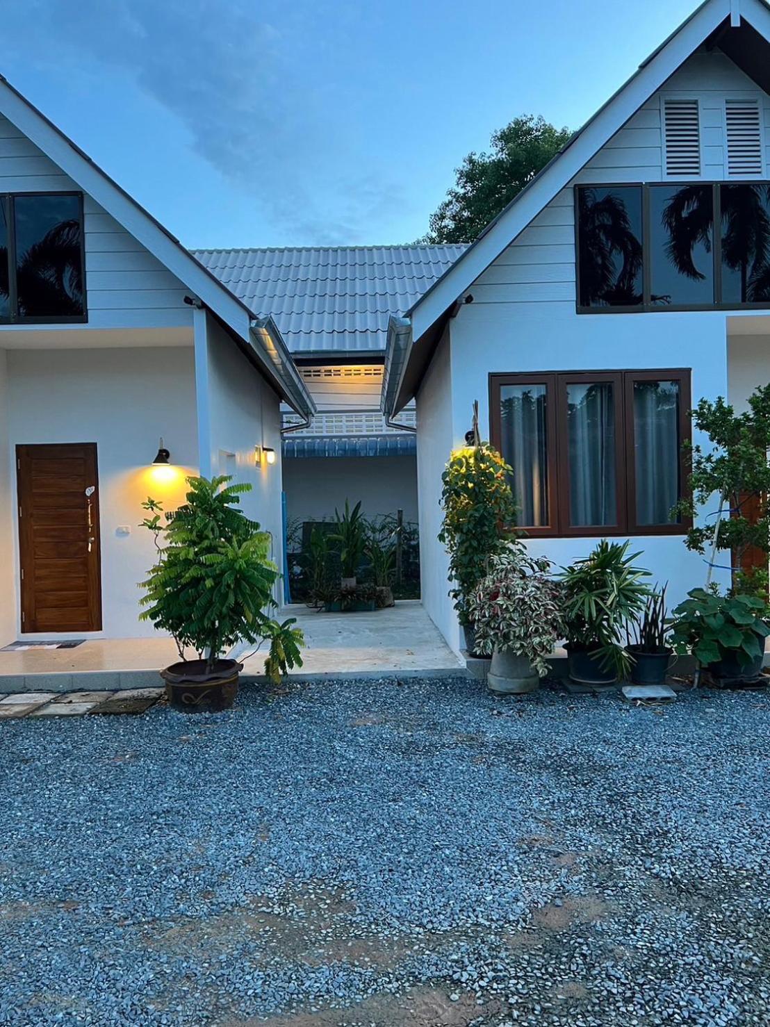 ครูหนูบ้านพัก แหลมงอบ Krunou Baanpak Τρατ Εξωτερικό φωτογραφία